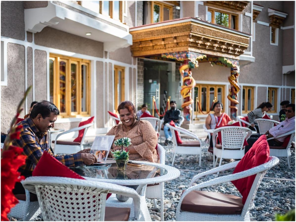 Sangaylay Palace Hotel Leh Exterior photo